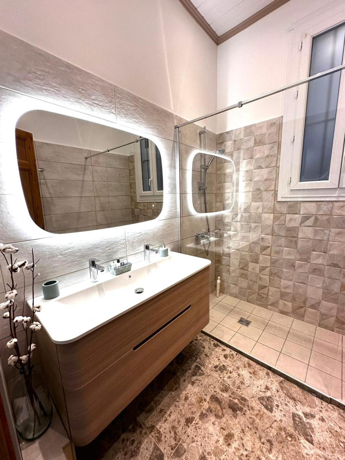 Appartement 4 A 8 Personnes, Spacieux De Standing Classe 4 Etoiles Nîmes Dış mekan fotoğraf